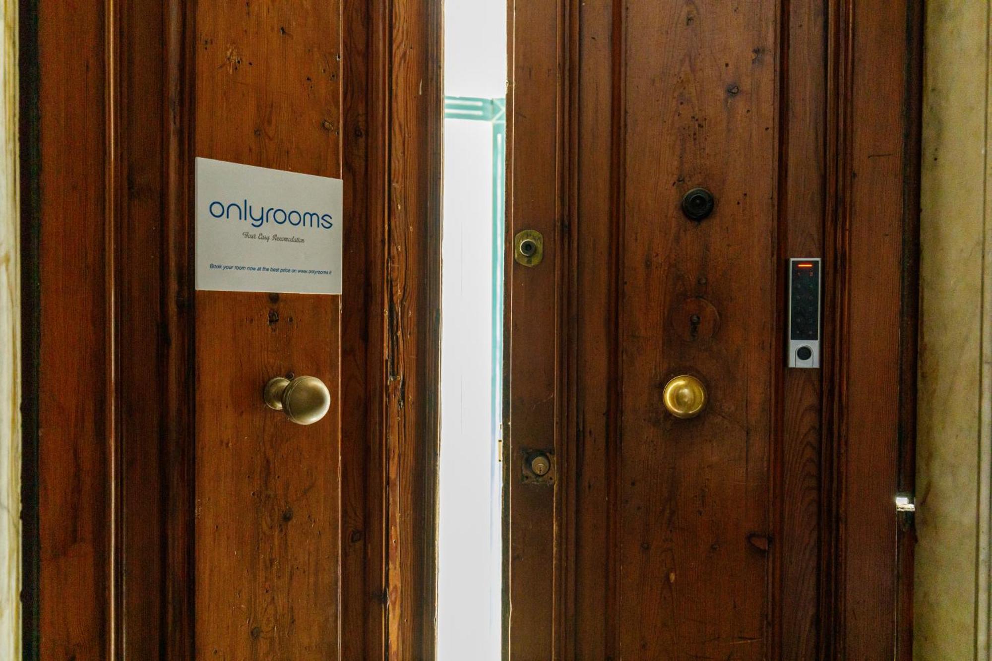 Onlyrooms III - Recommended For Under 30S Cagliari Bagian luar foto