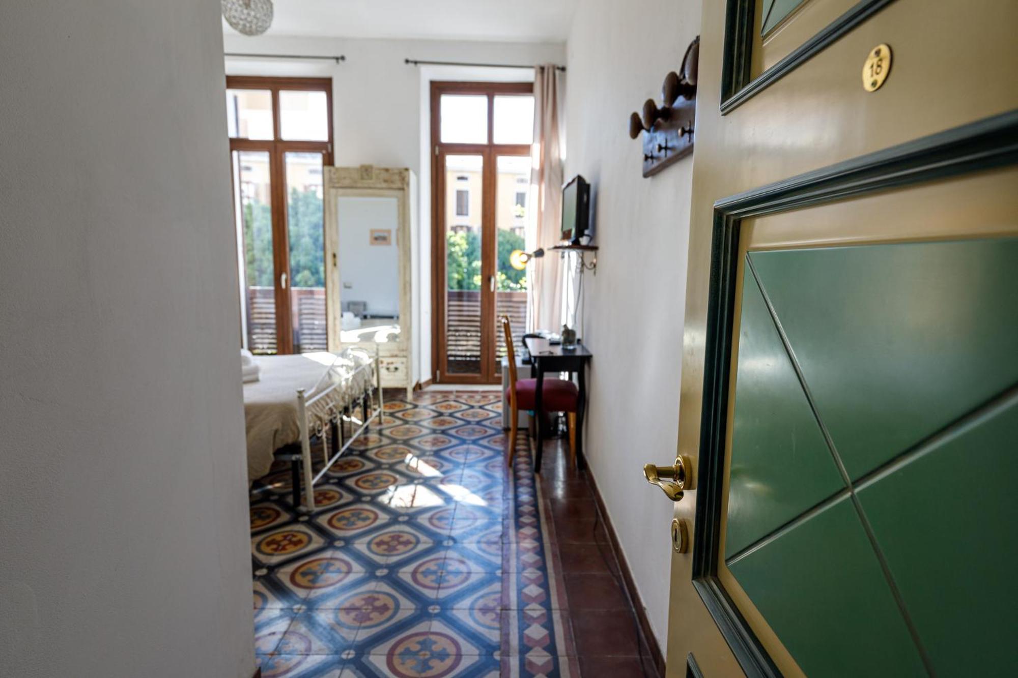Onlyrooms III - Recommended For Under 30S Cagliari Bagian luar foto