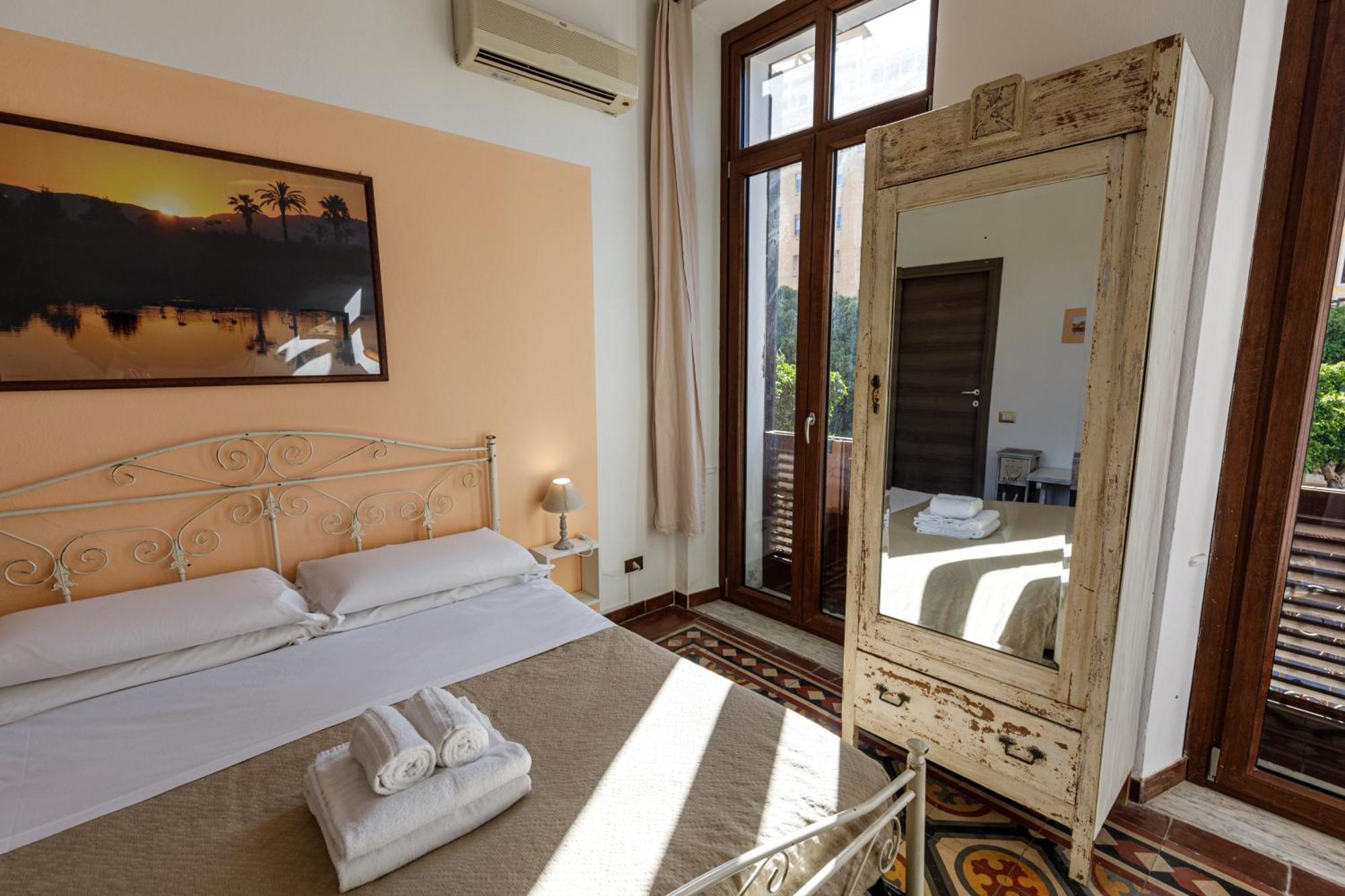 Onlyrooms III - Recommended For Under 30S Cagliari Bagian luar foto