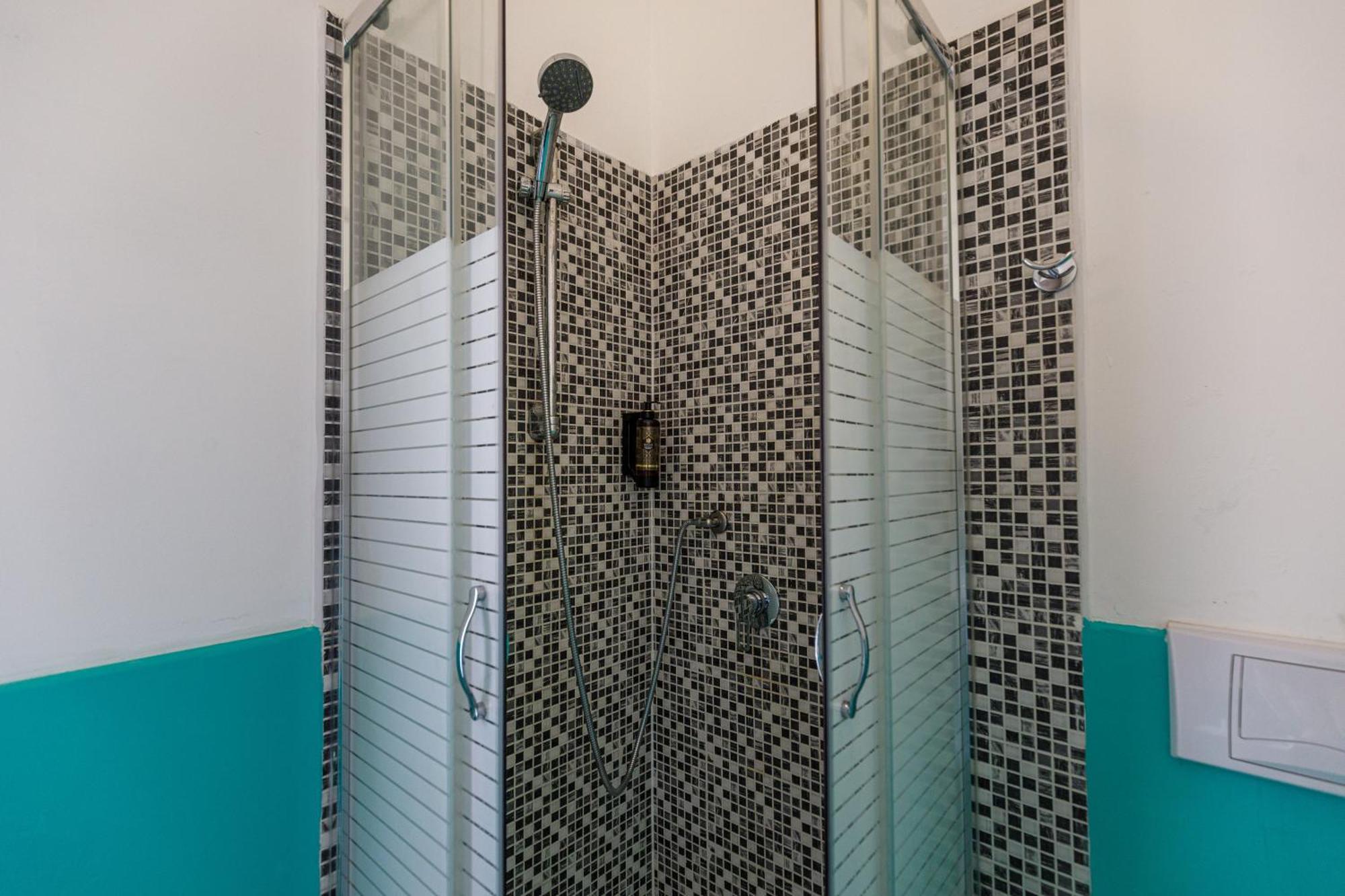 Onlyrooms III - Recommended For Under 30S Cagliari Ruang foto