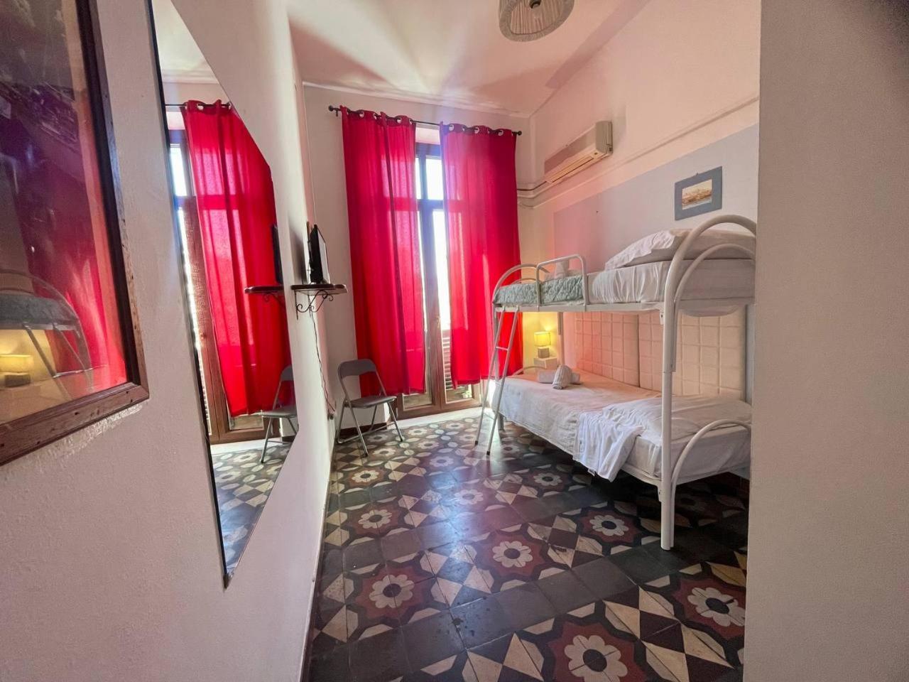Onlyrooms III - Recommended For Under 30S Cagliari Ruang foto