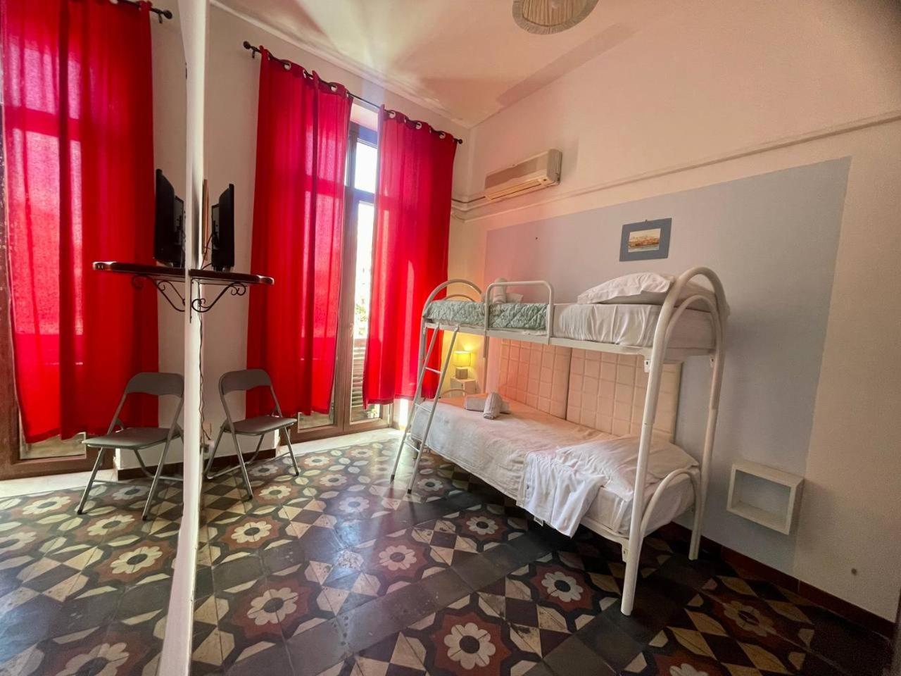 Onlyrooms III - Recommended For Under 30S Cagliari Bagian luar foto