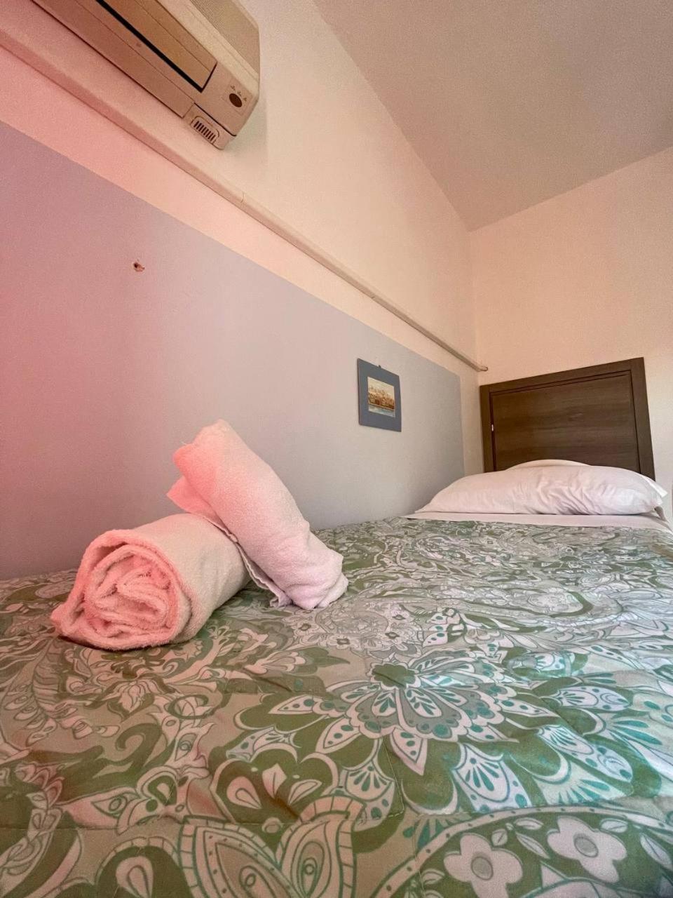 Onlyrooms III - Recommended For Under 30S Cagliari Ruang foto